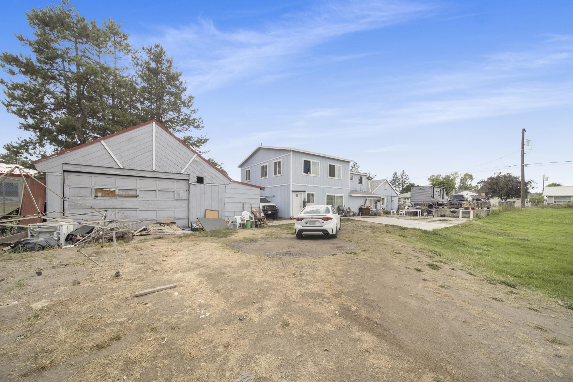 1648 E Rowan Ave - Photo 1