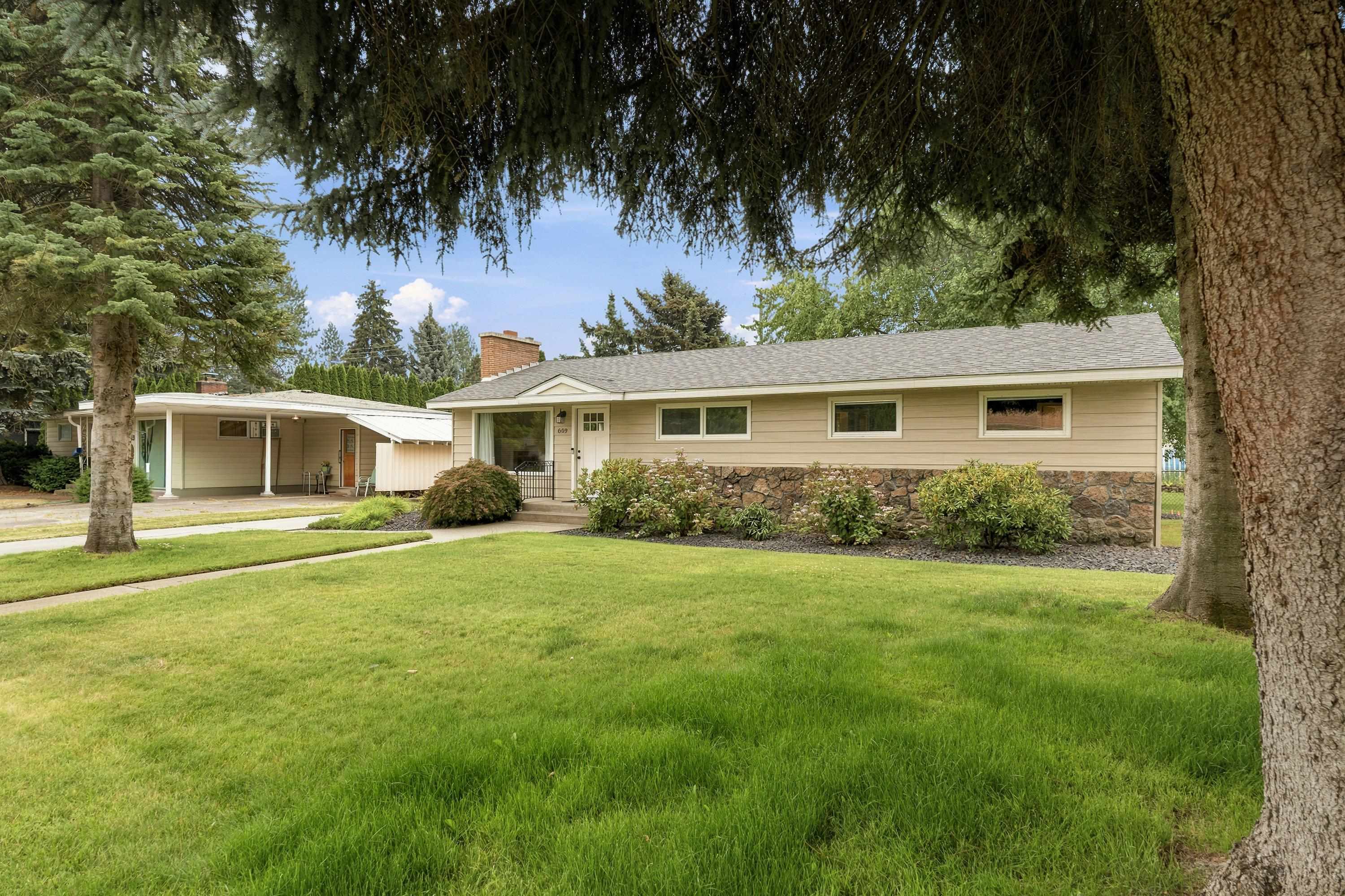 609 W Barnes Rd - Photo 1