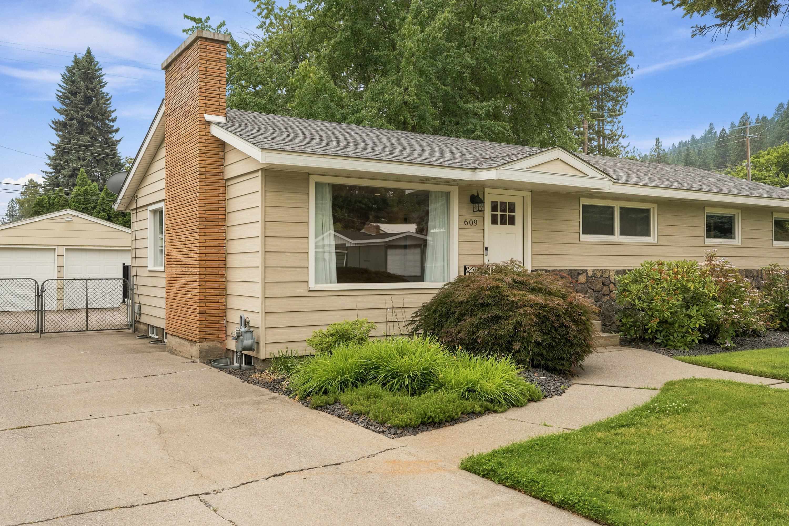 609 W Barnes Rd - Photo 2