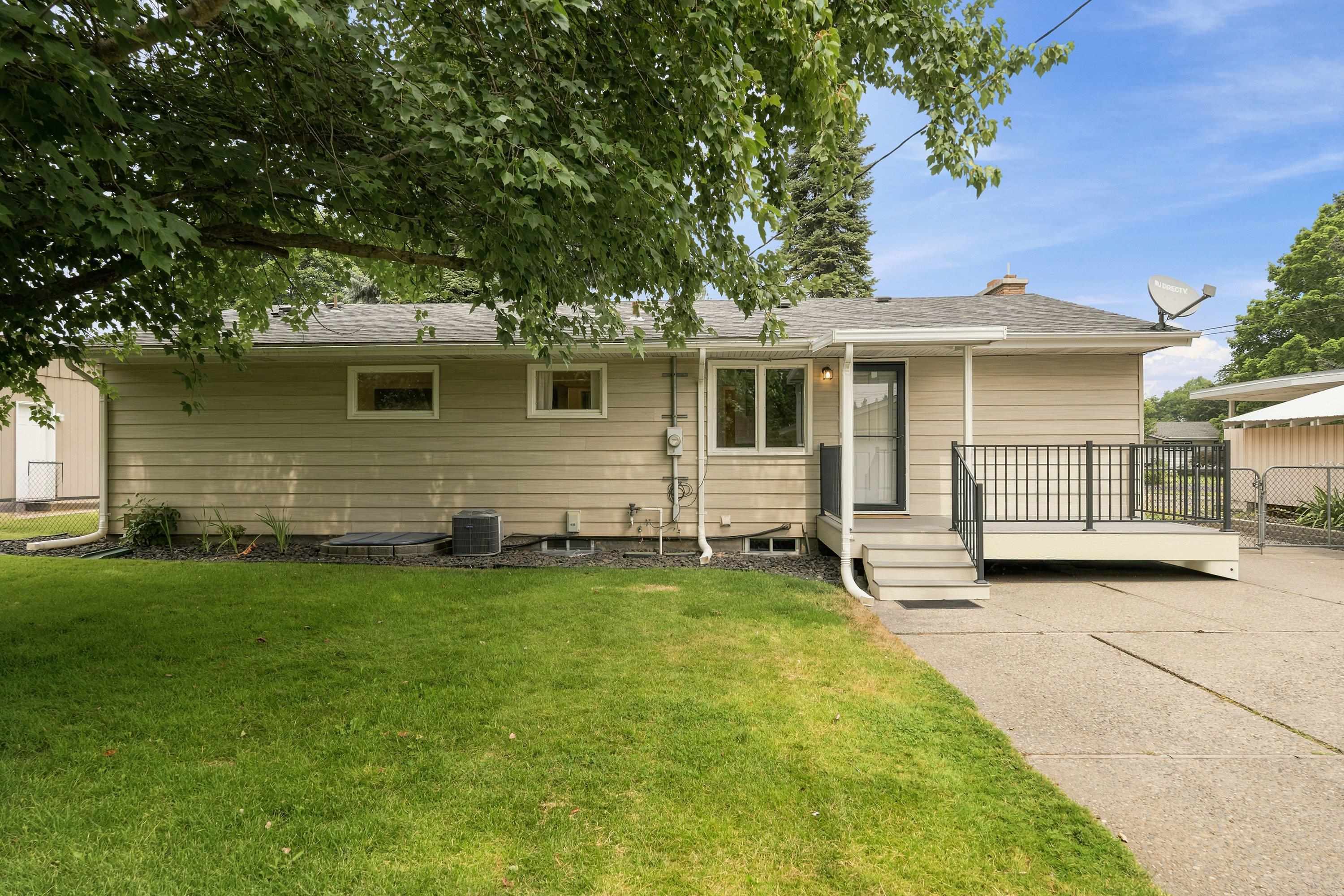 609 W Barnes Rd - Photo 32