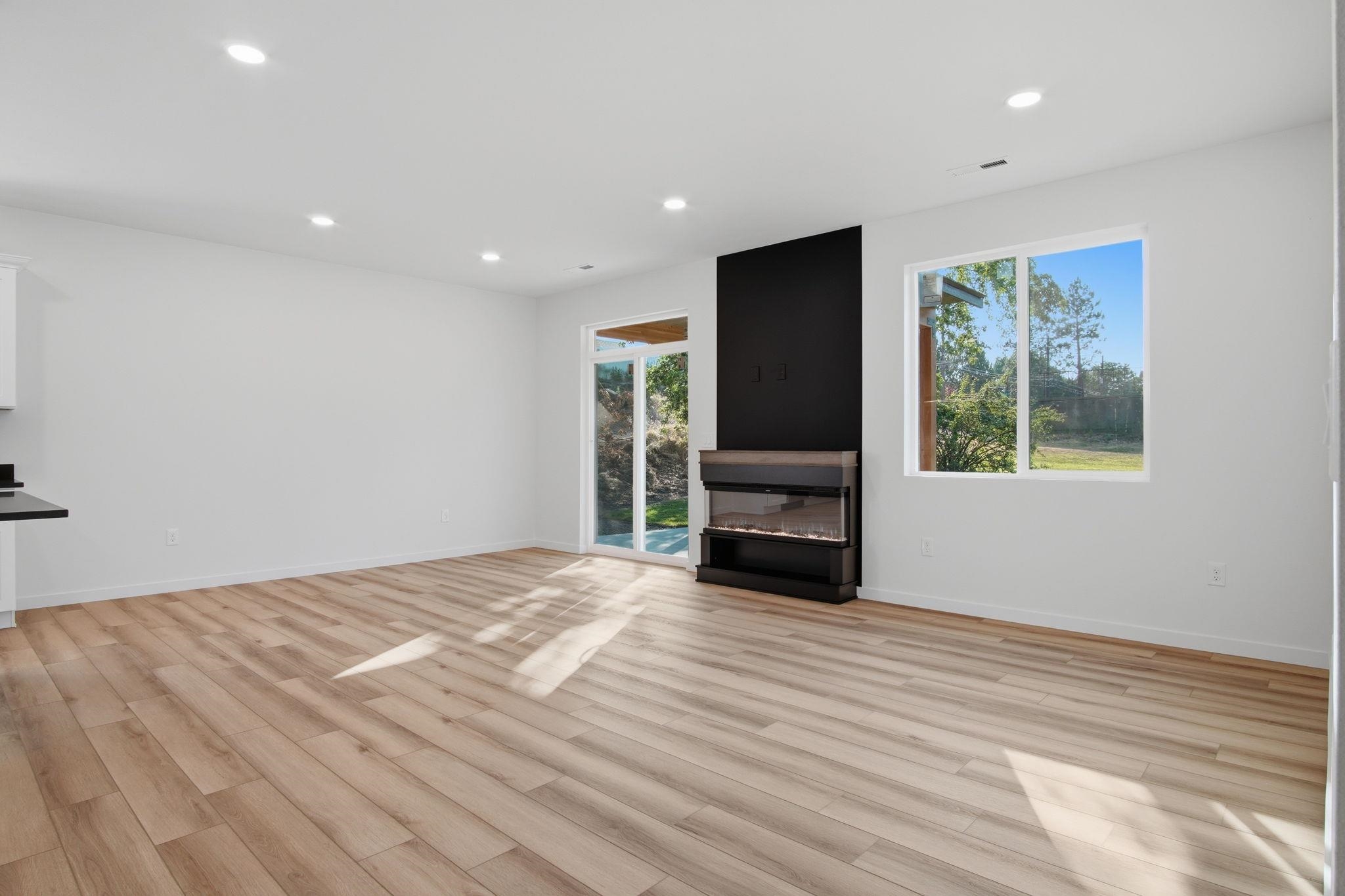1702 5TH St - Photo 5