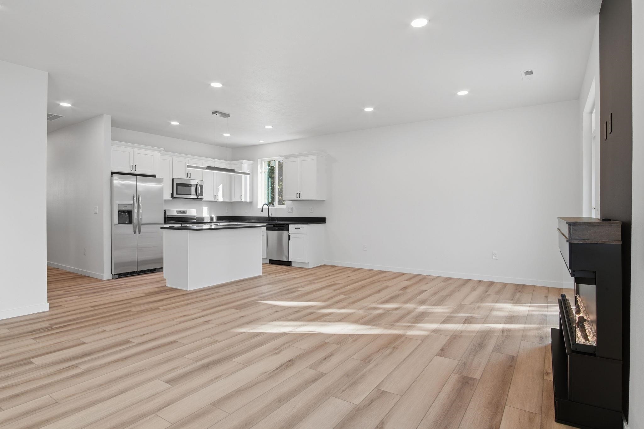 1702 5TH St - Photo 6
