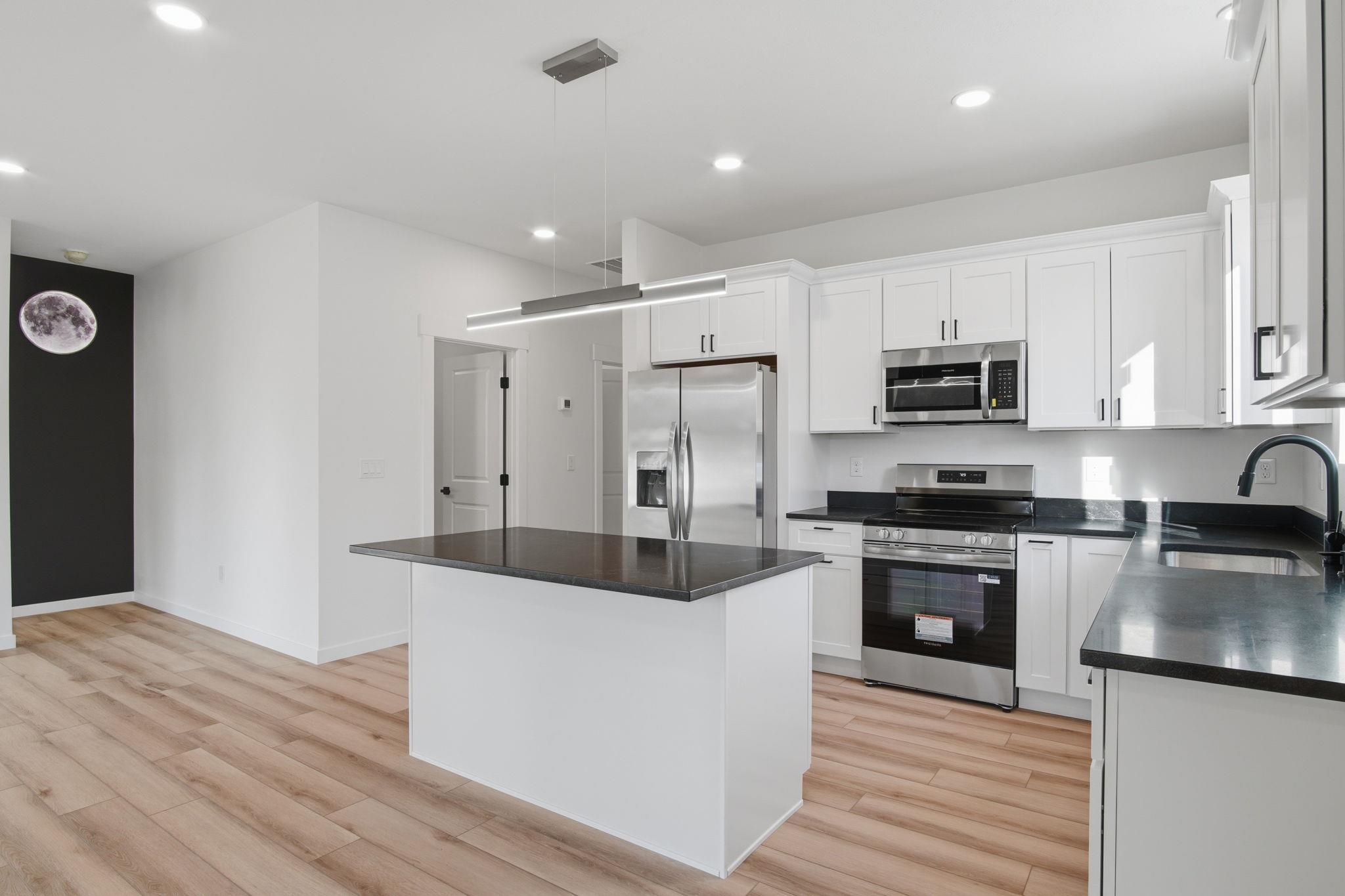1702 5TH St - Photo 8