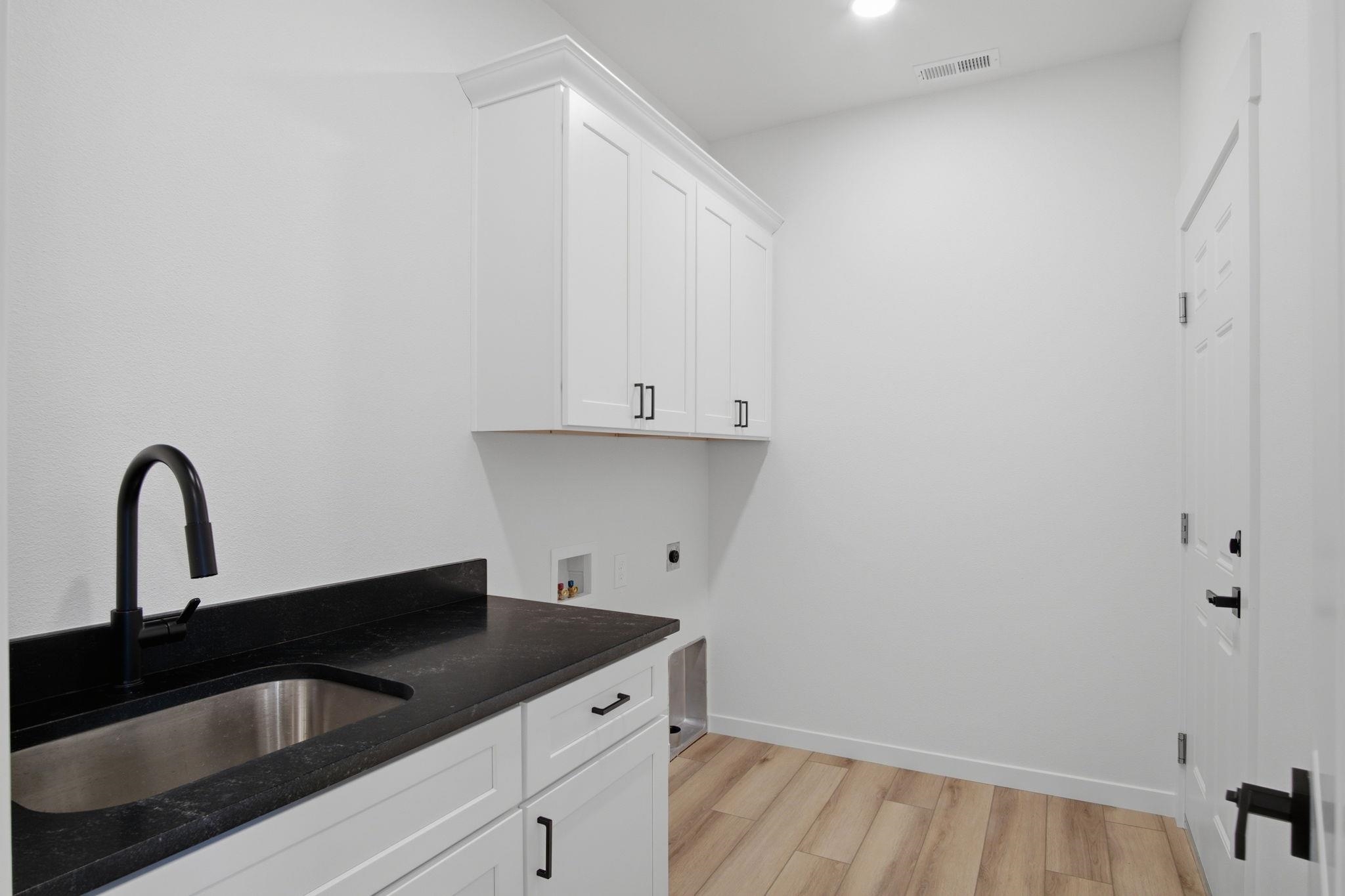 1702 5TH St - Photo 9