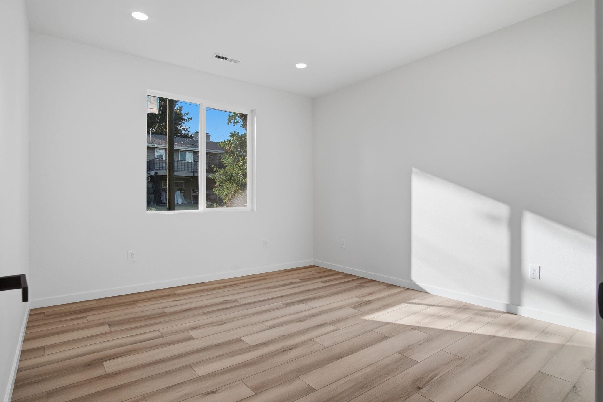 1702 5TH St - Photo 16