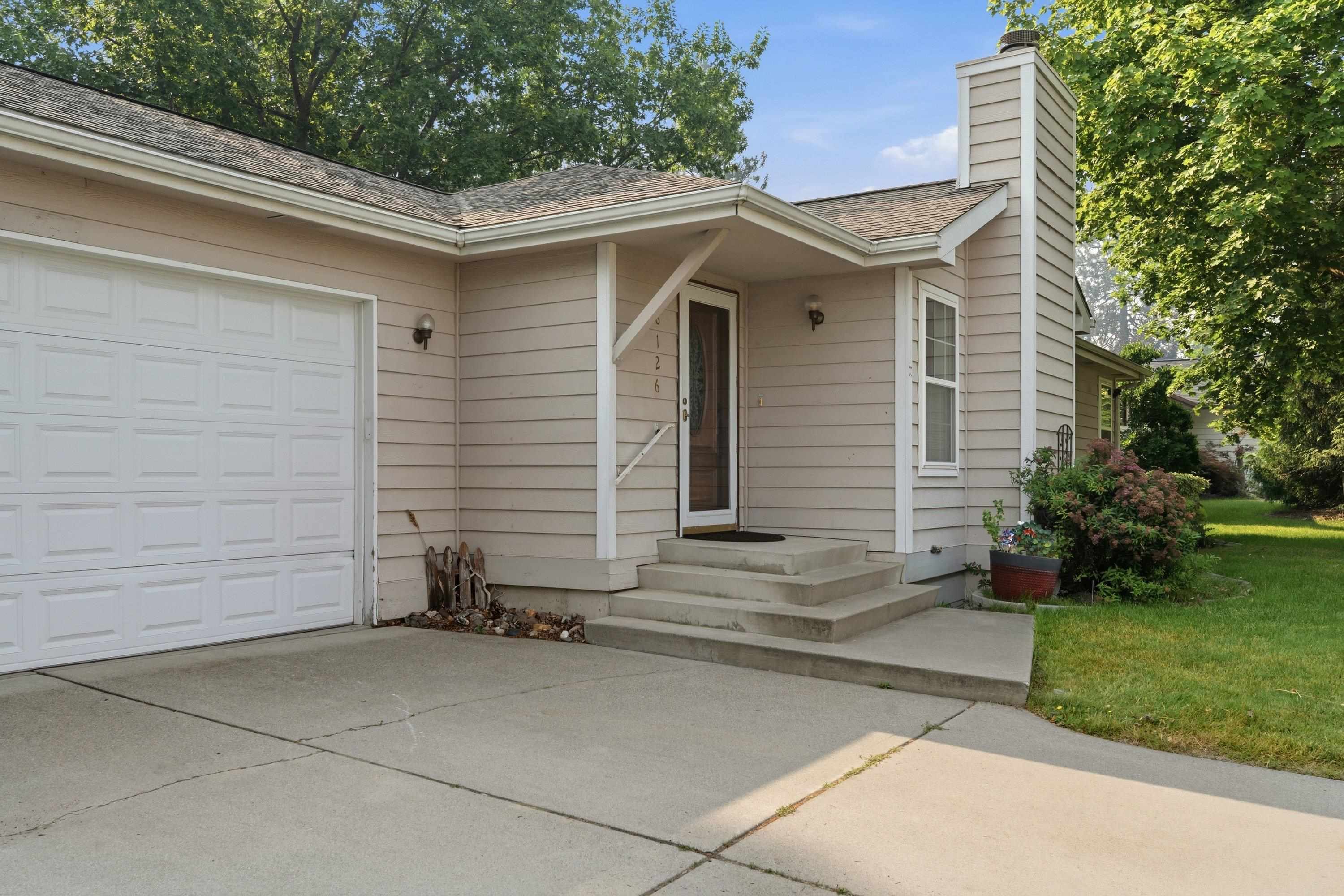 8126 N COLTON St - Photo 4