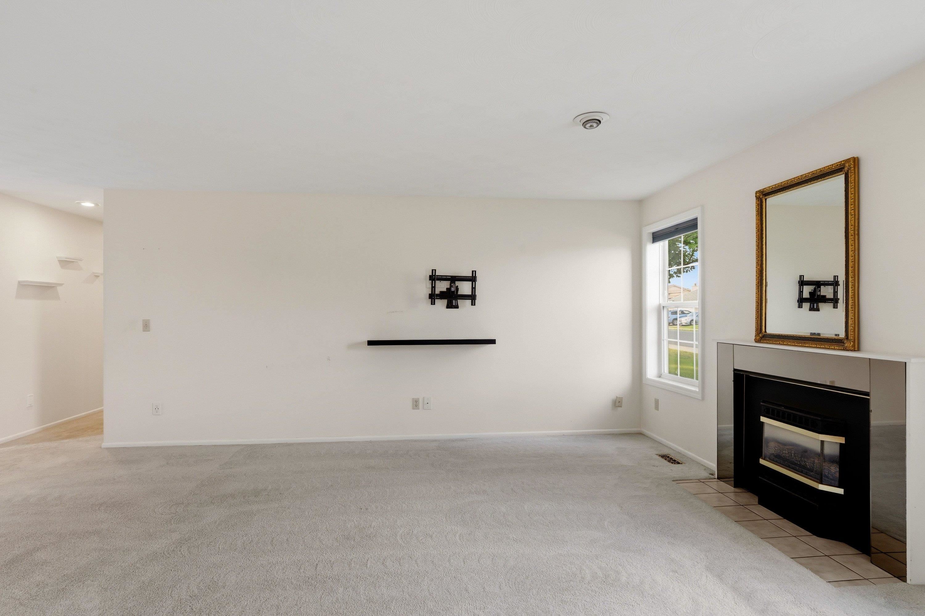 8126 N COLTON St - Photo 8