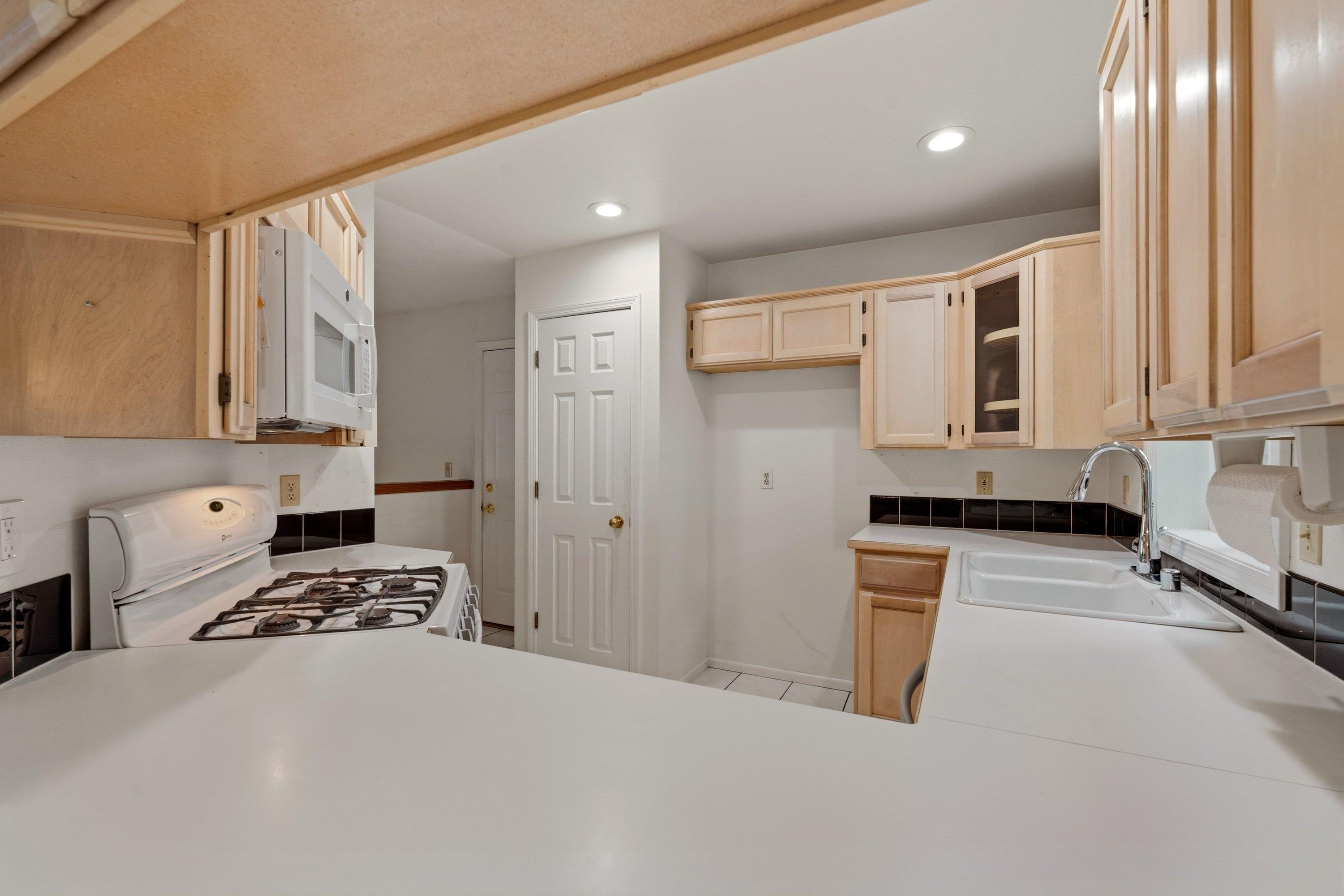 8126 N COLTON St - Photo 14