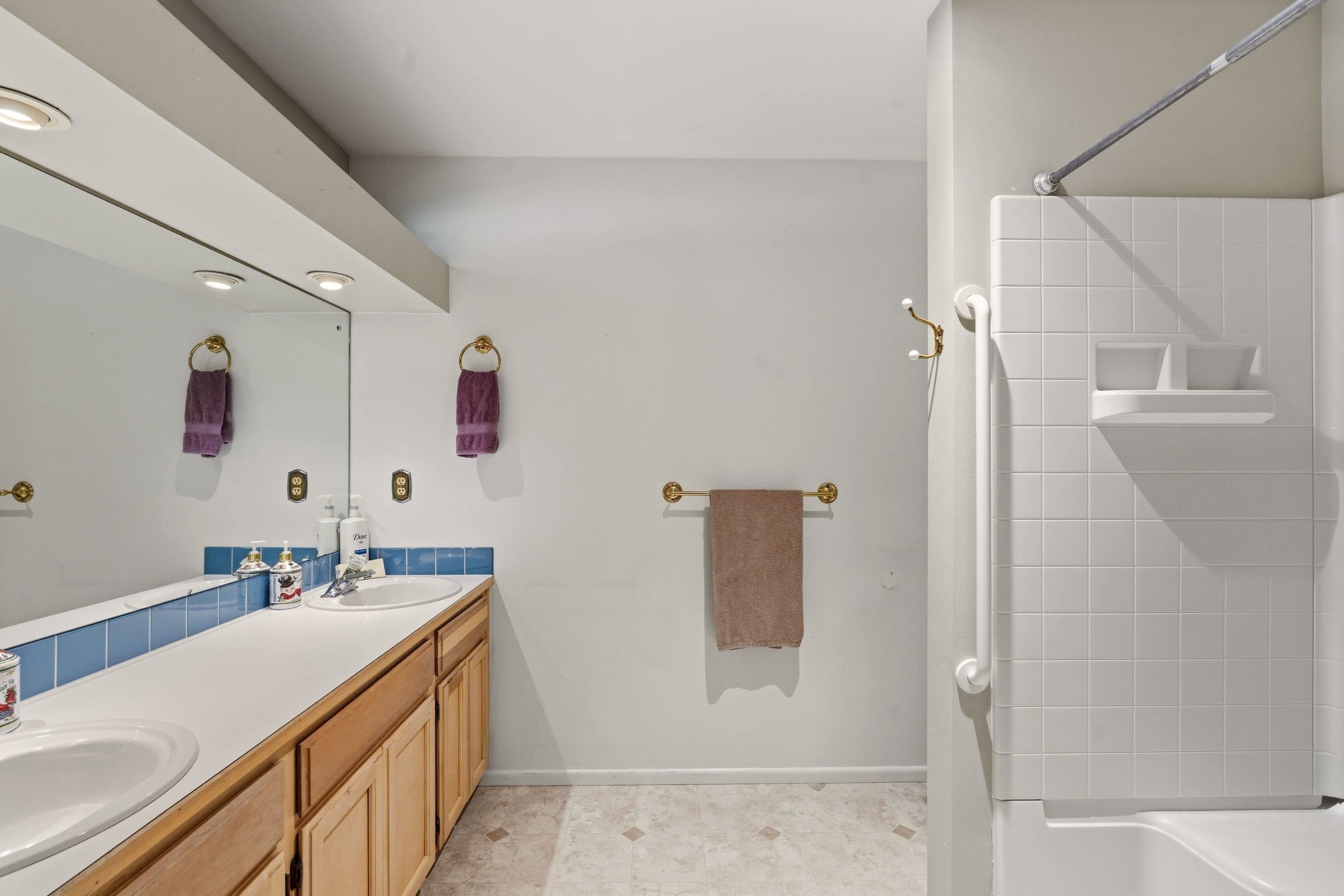 8126 N COLTON St - Photo 22