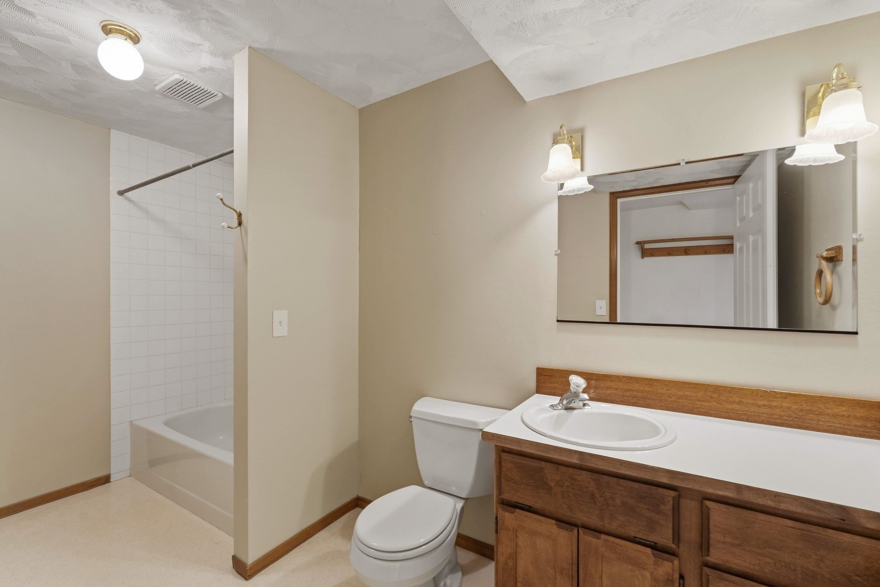 8126 N COLTON St - Photo 35