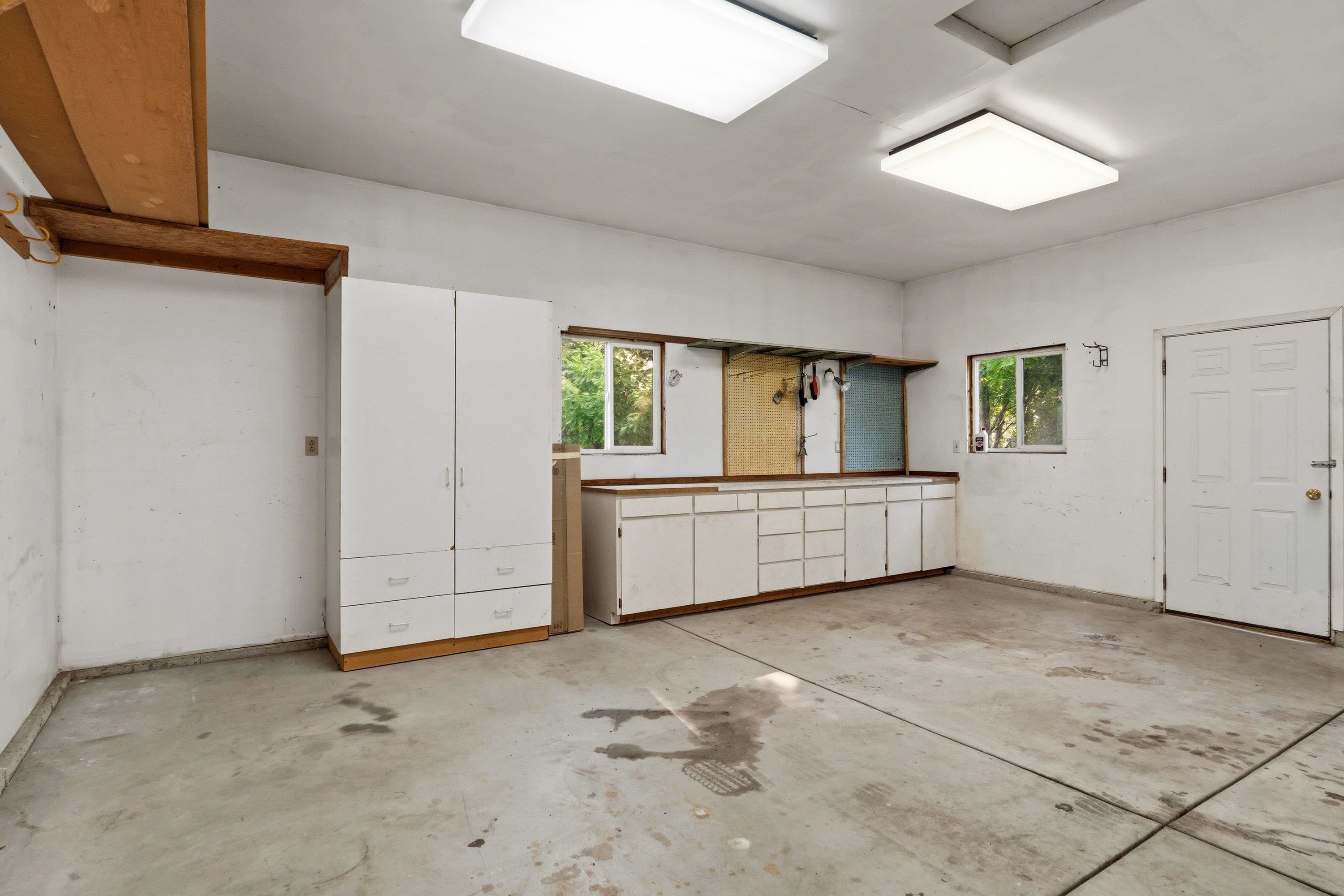 8126 N COLTON St - Photo 40