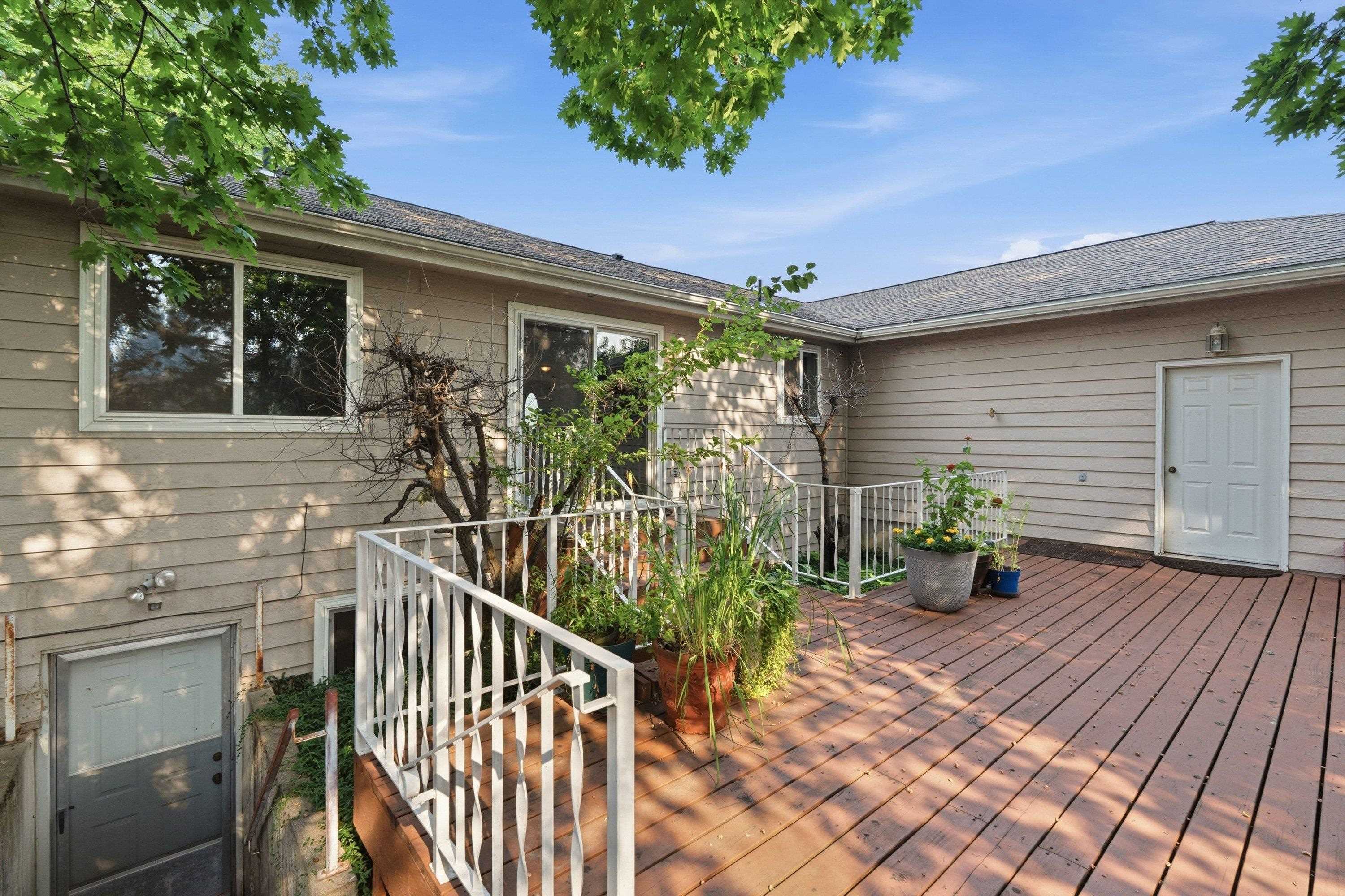 8126 N COLTON St - Photo 44