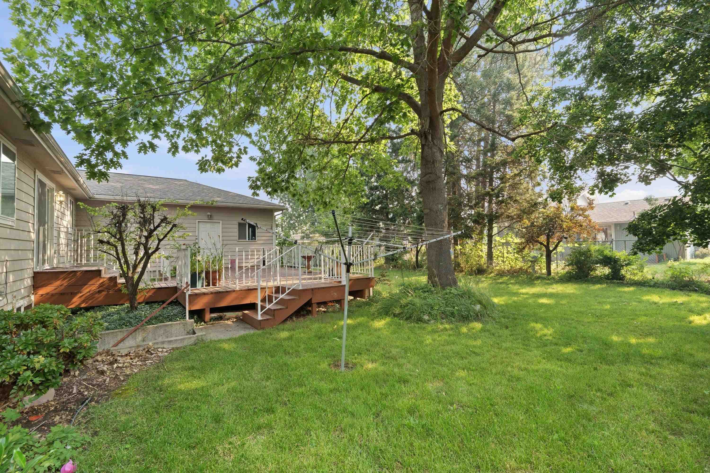 8126 N COLTON St - Photo 47