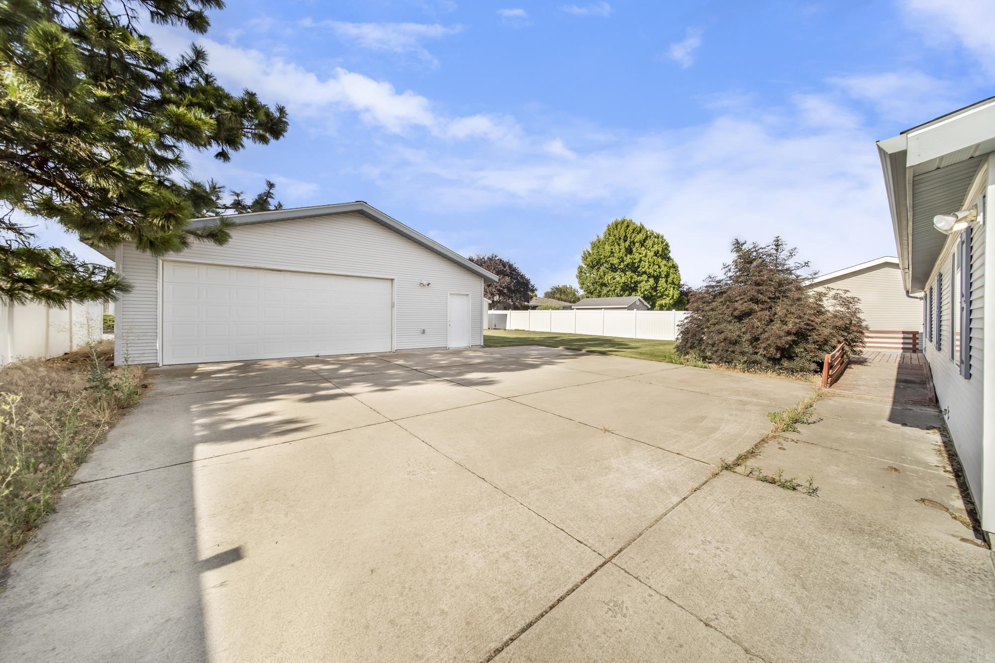 16515 E Main Ave - Photo 23