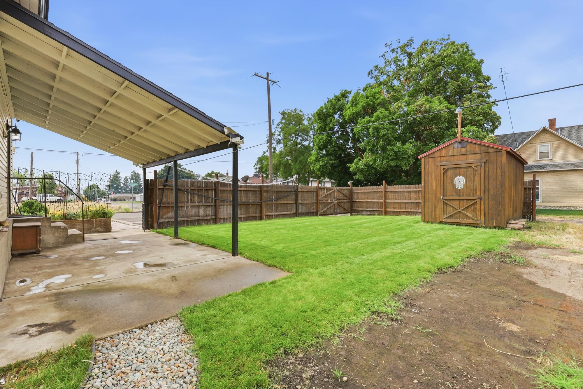 2403 N Perry St - Photo 29
