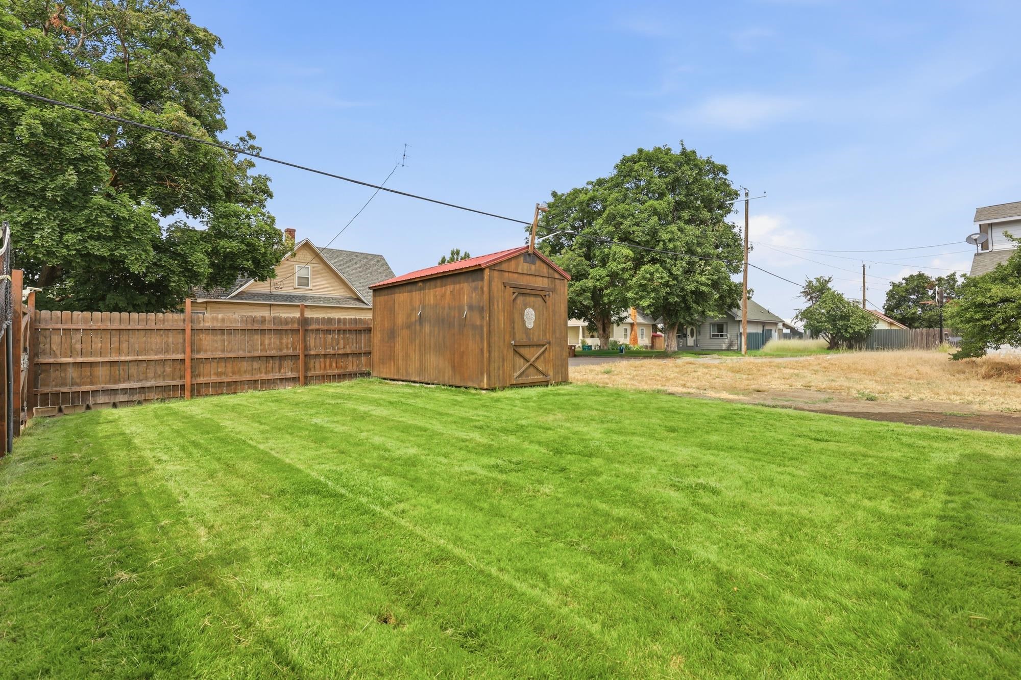 2403 N Perry St - Photo 30