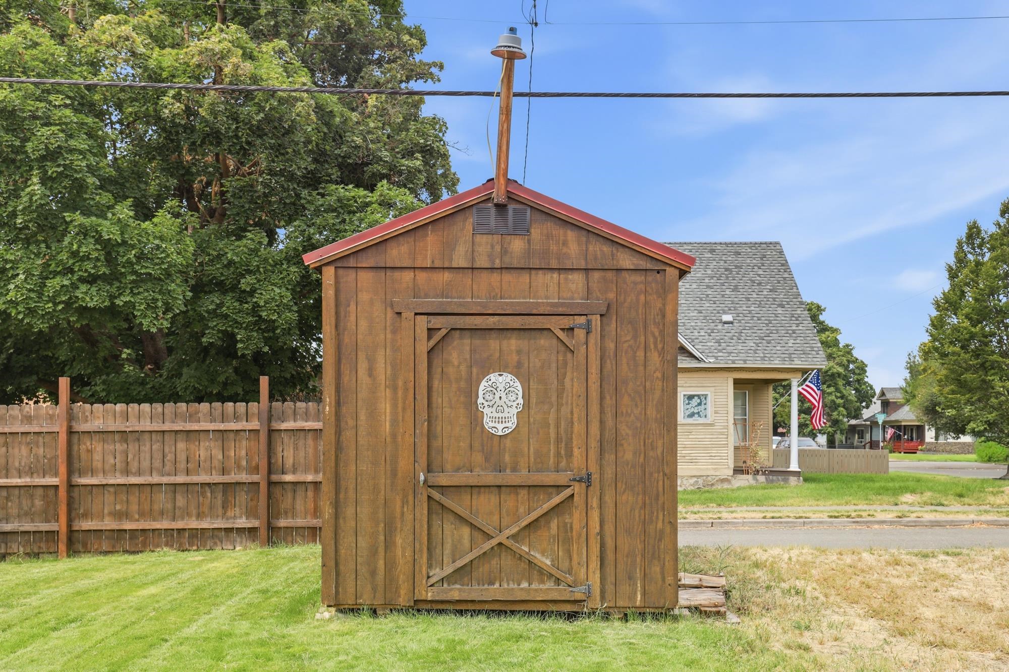 2403 N Perry St - Photo 31