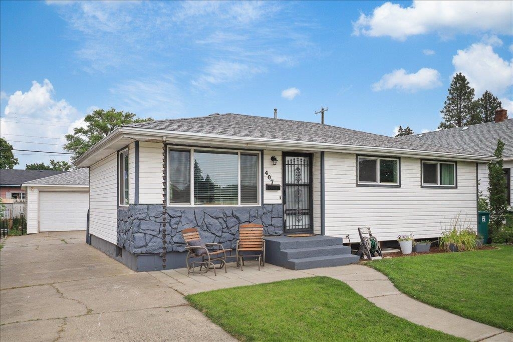 407 E Heroy Ave - Photo 2