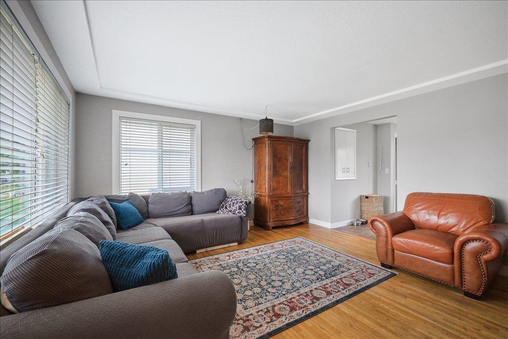 407 E Heroy Ave - Photo 5