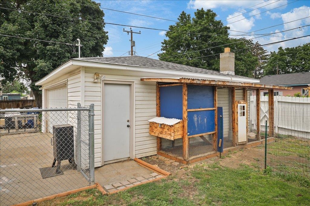 407 E Heroy Ave - Photo 22