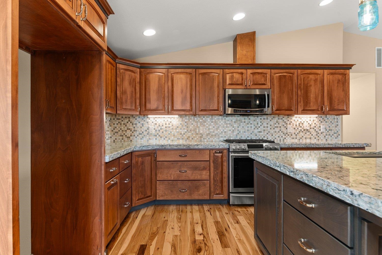 1009 S Bartholomew St - Photo 14
