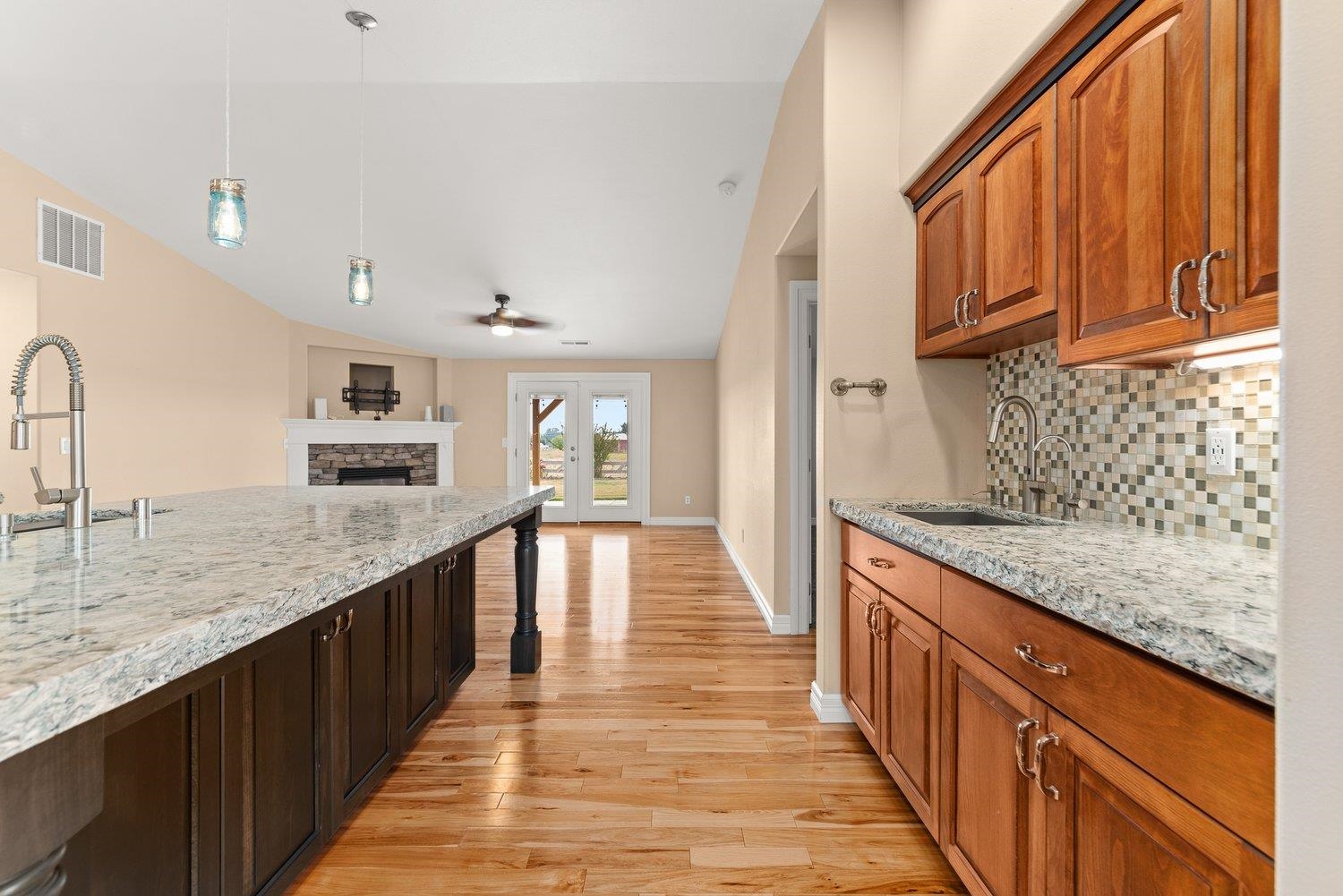 1009 S Bartholomew St - Photo 15