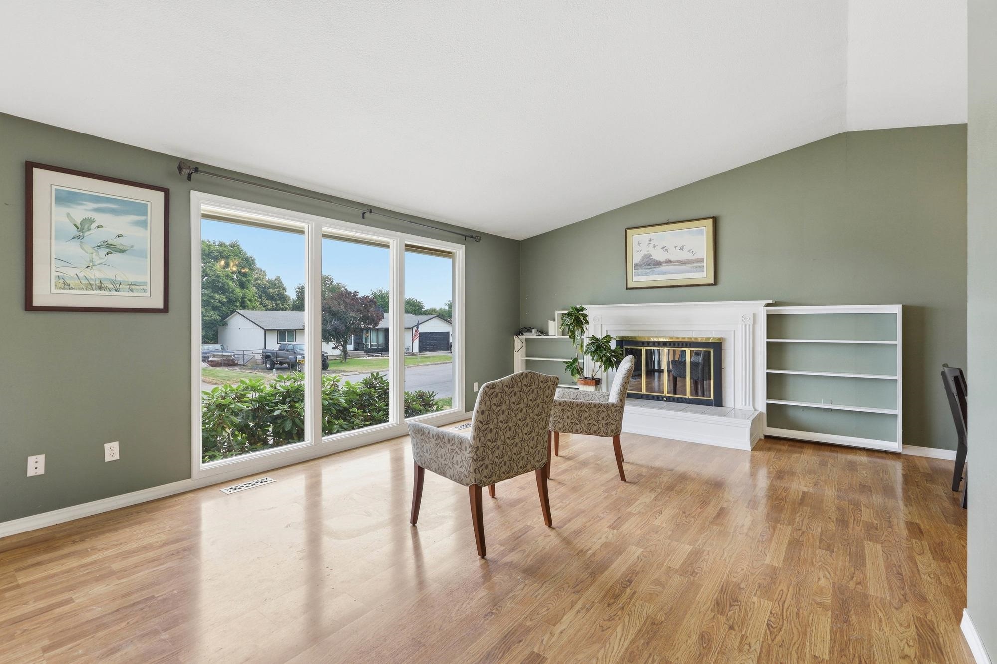 14312 E 7th Ave - Photo 4