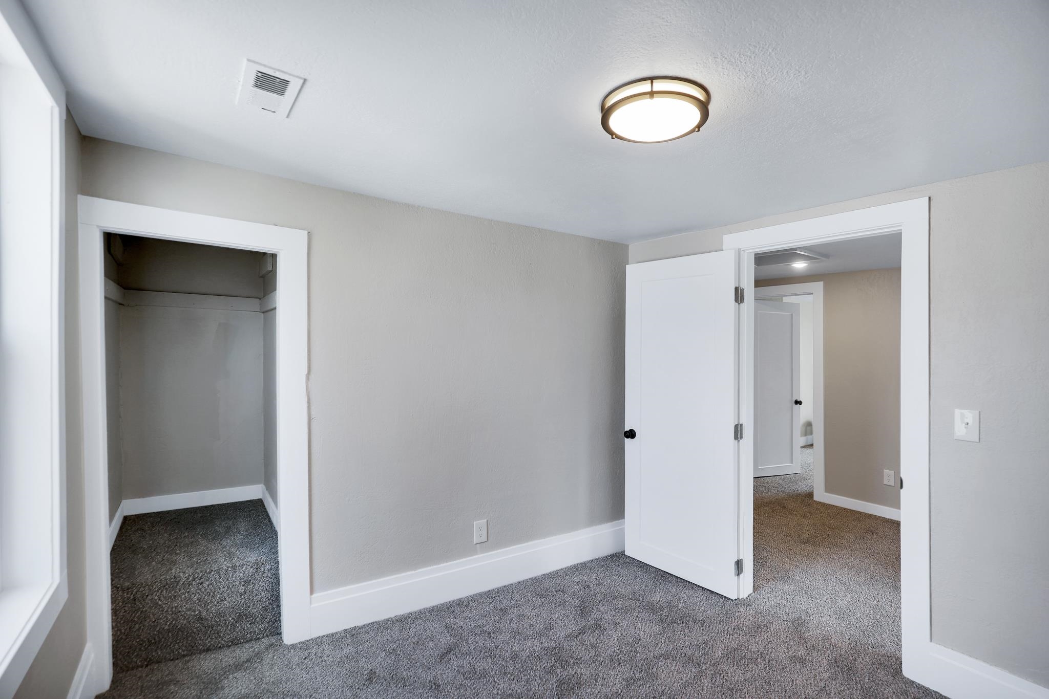 2434 E Wiscomb St - Photo 25