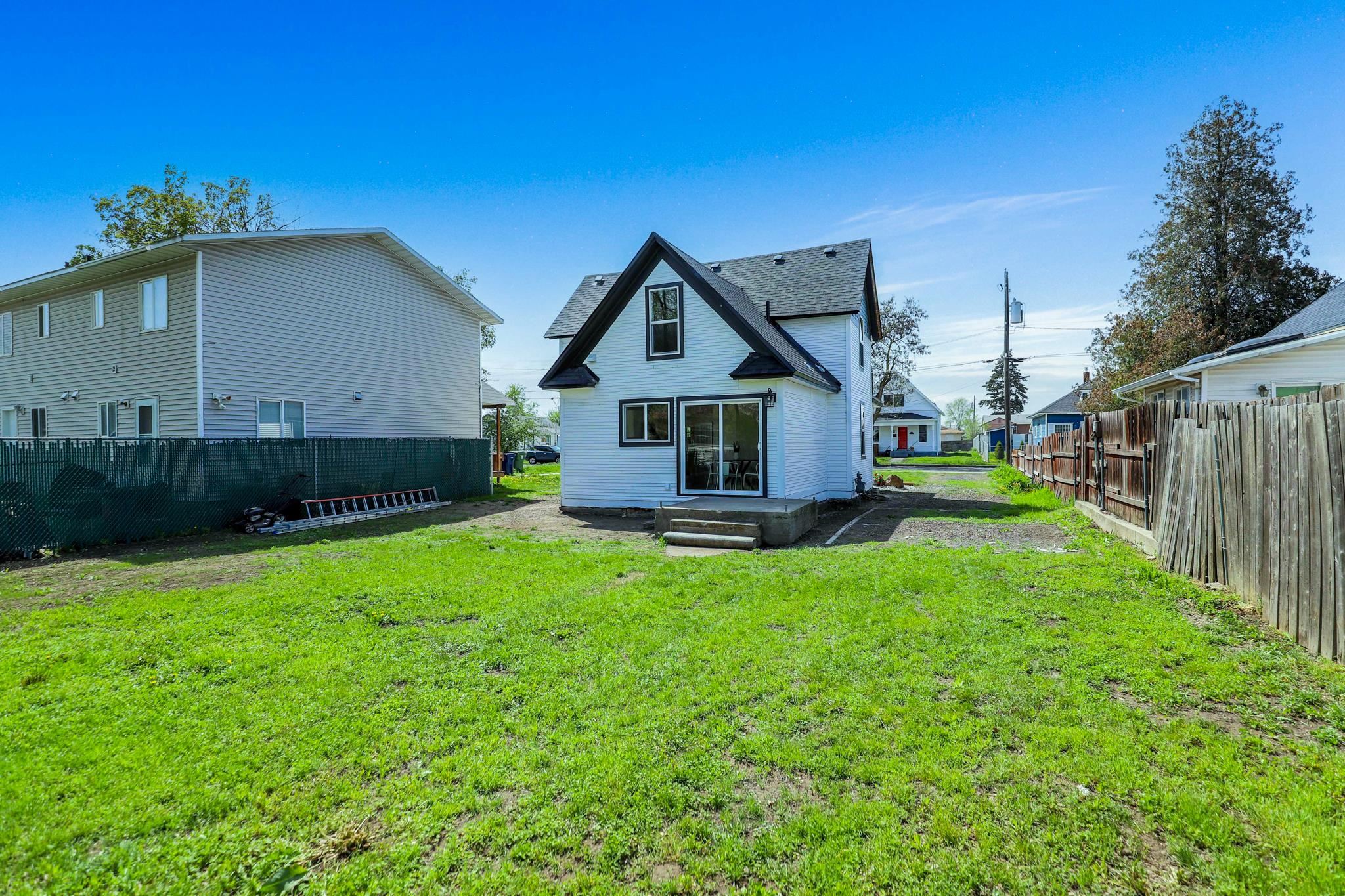2434 E Wiscomb St - Photo 32