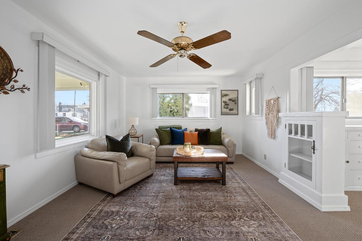 523 N Sargent Rd - Photo 3