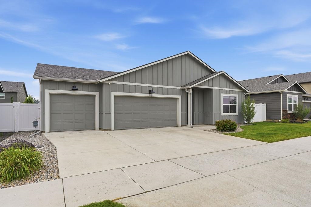 8515 W Silver St - Photo 2