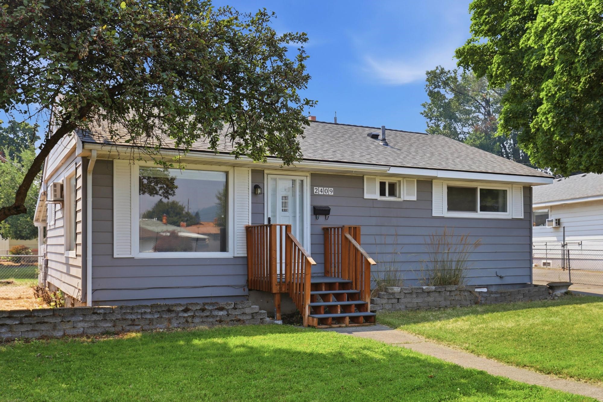 2409 N Upriver Ct - Photo 2