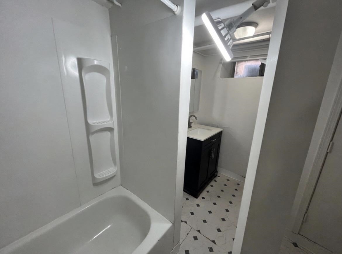 1007 N CANNON St - Photo 41