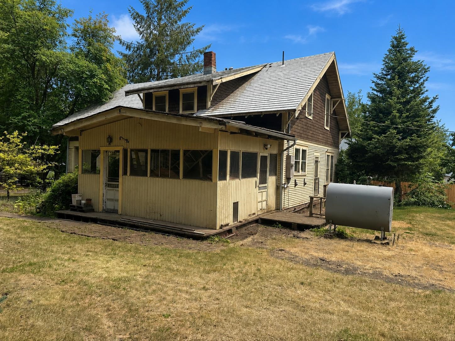 503 E Chestnut St - Photo 2