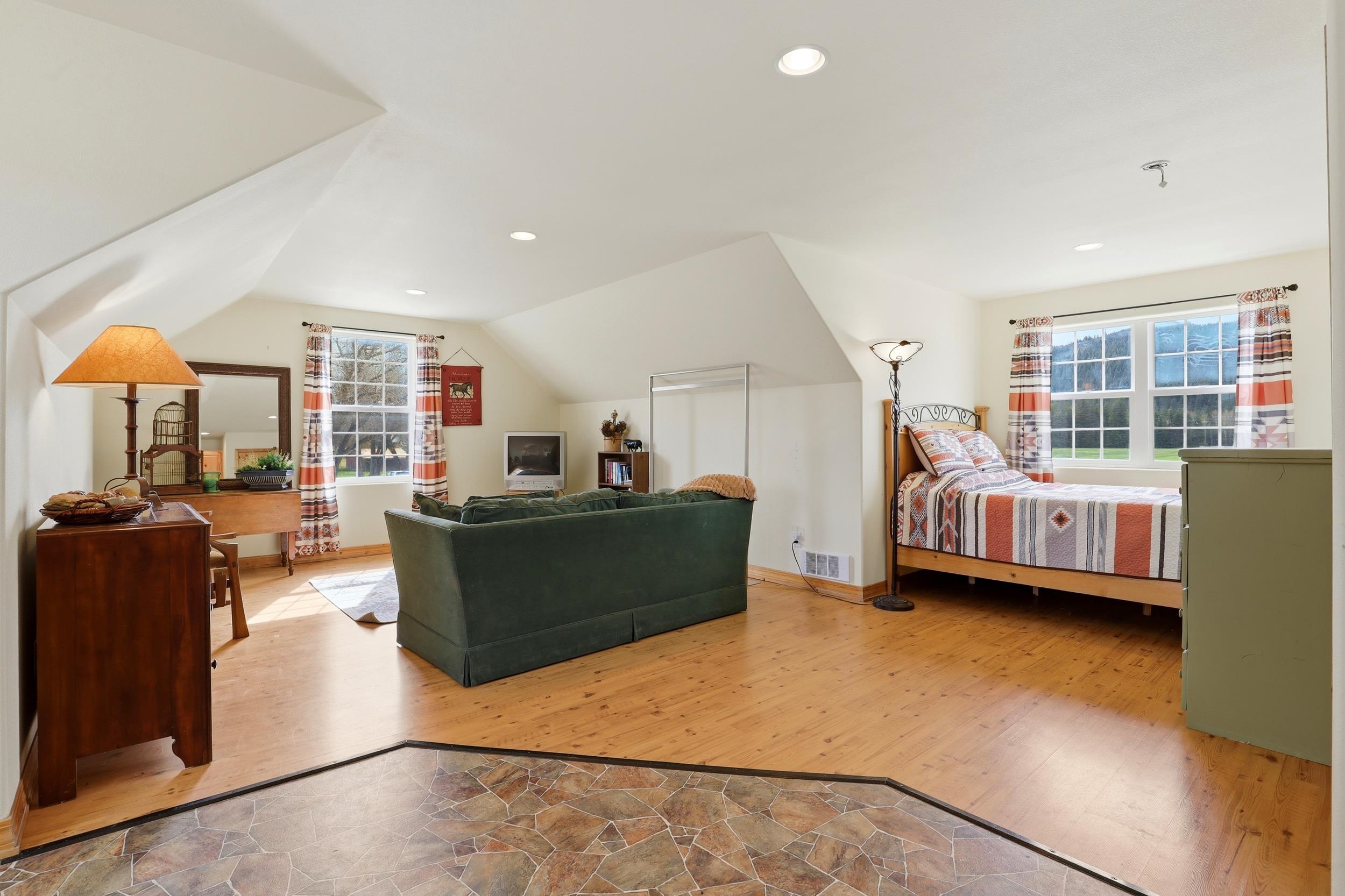 291 Yergens Rd - Photo 32