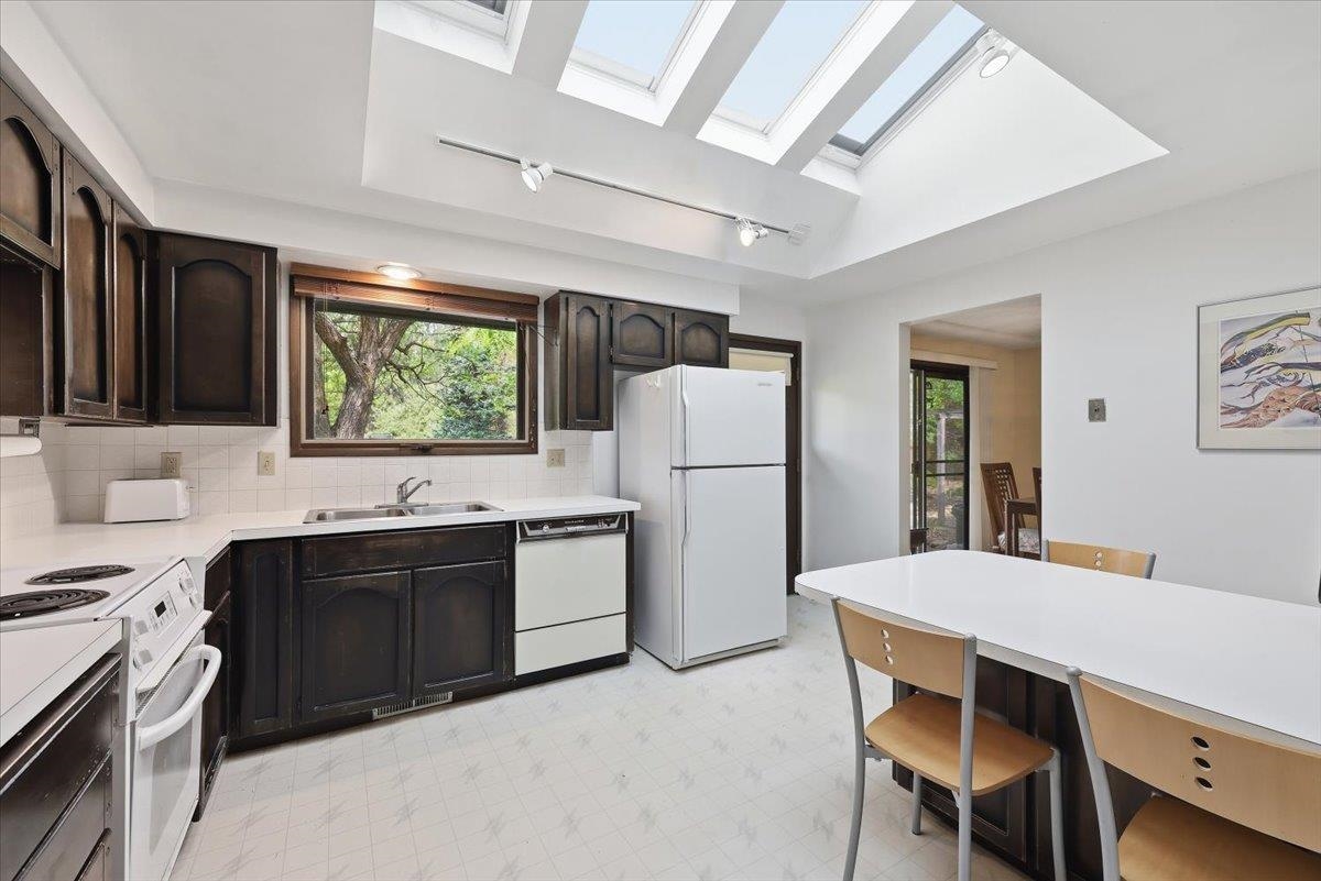 6510 S South Meadows Rd - Photo 9