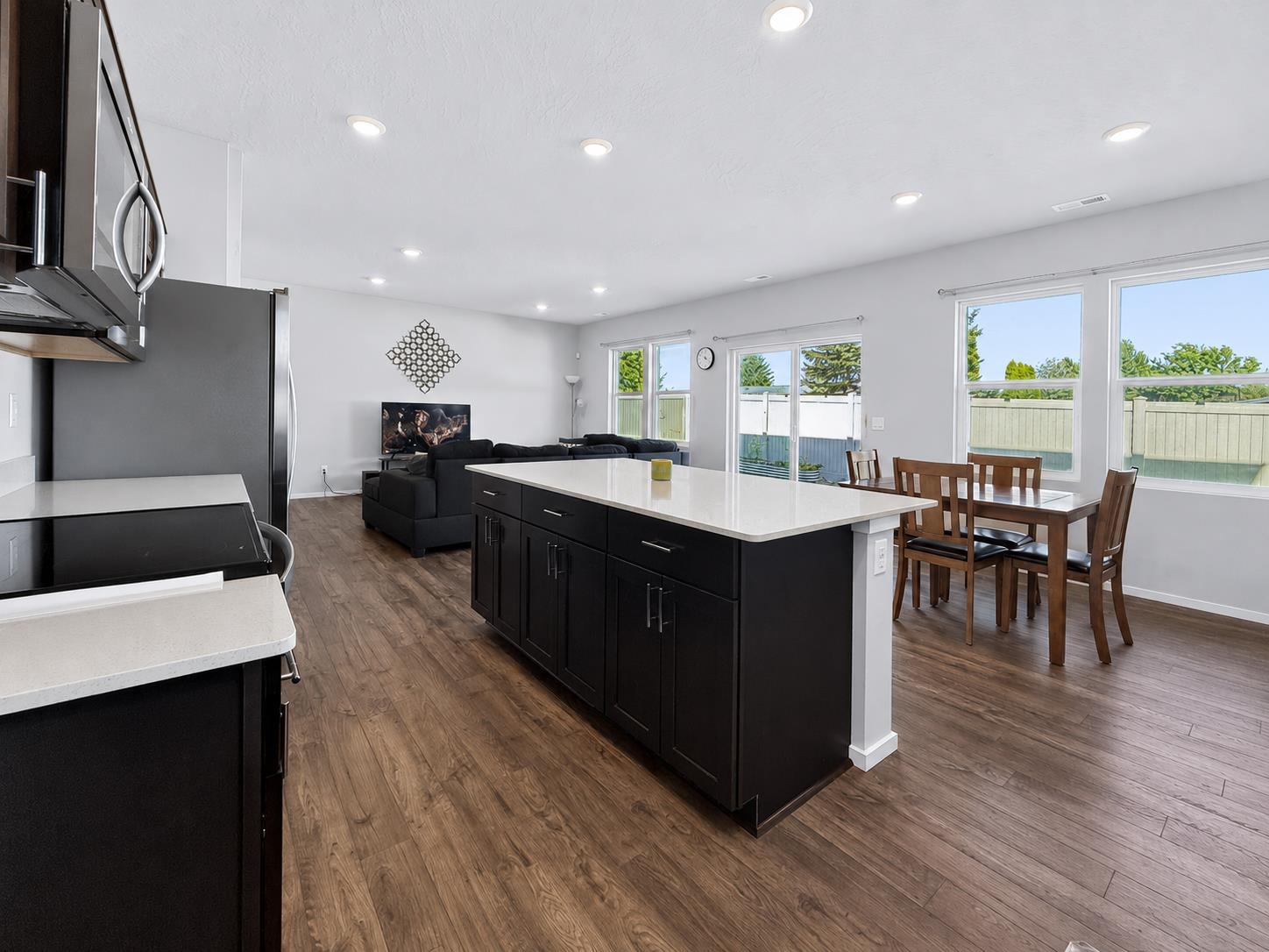 12126 N Greene St - Photo 2