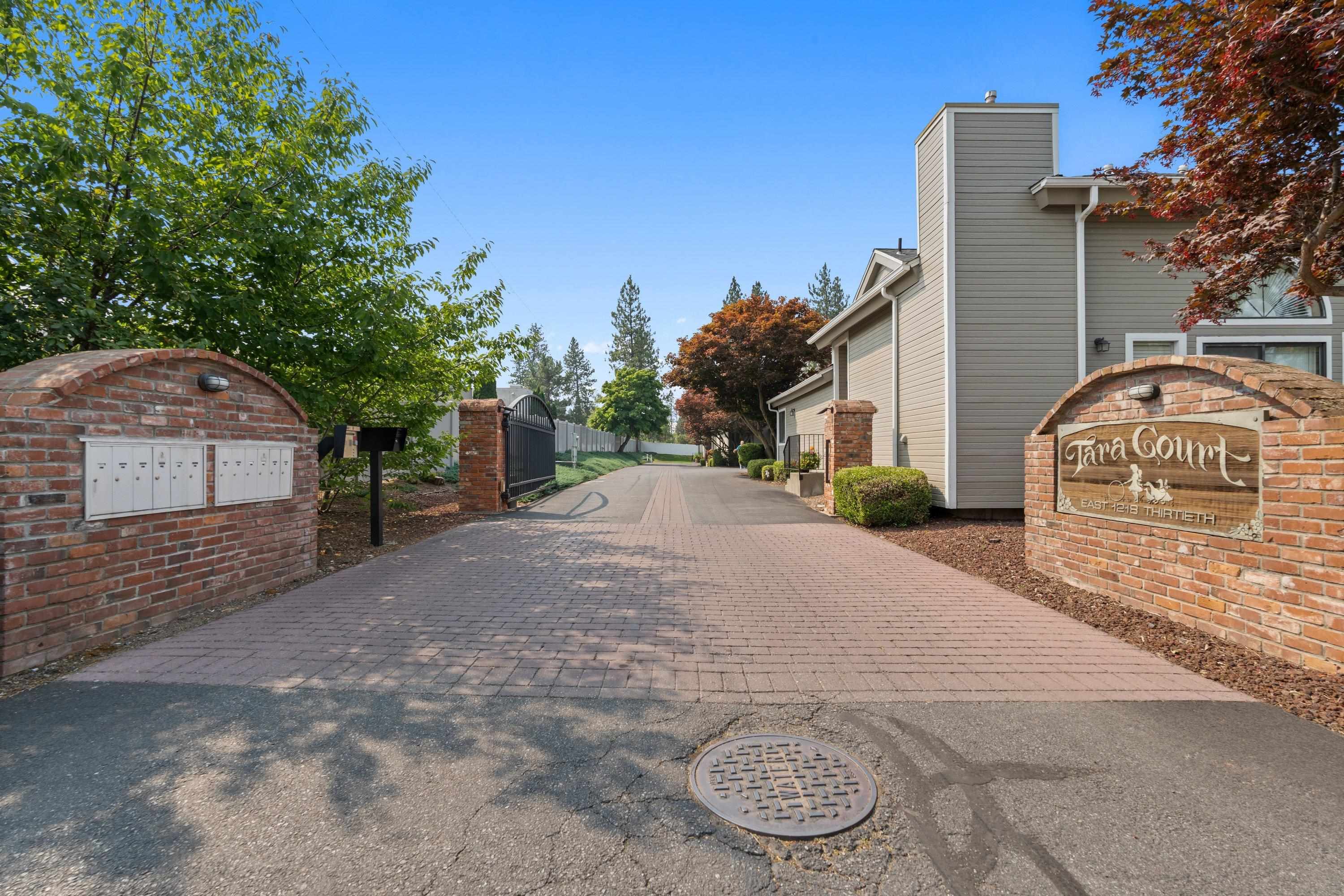 1218 E 30th Ave - Photo 2