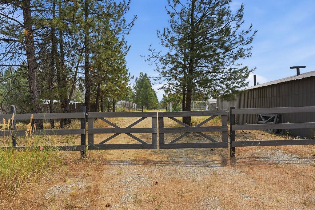 3210 E Denison-Chattaroy Rd - Photo 41