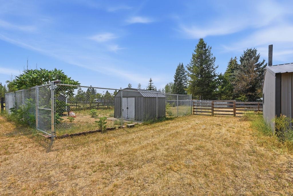 3210 E Denison-Chattaroy Rd - Photo 42