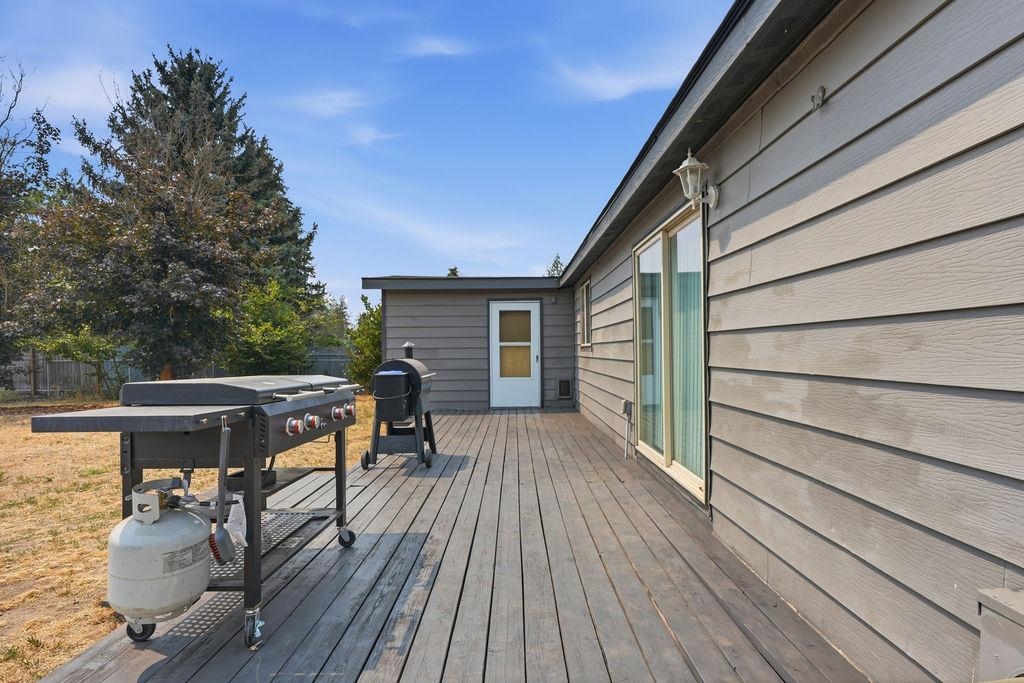 3210 E Denison-Chattaroy Rd - Photo 46