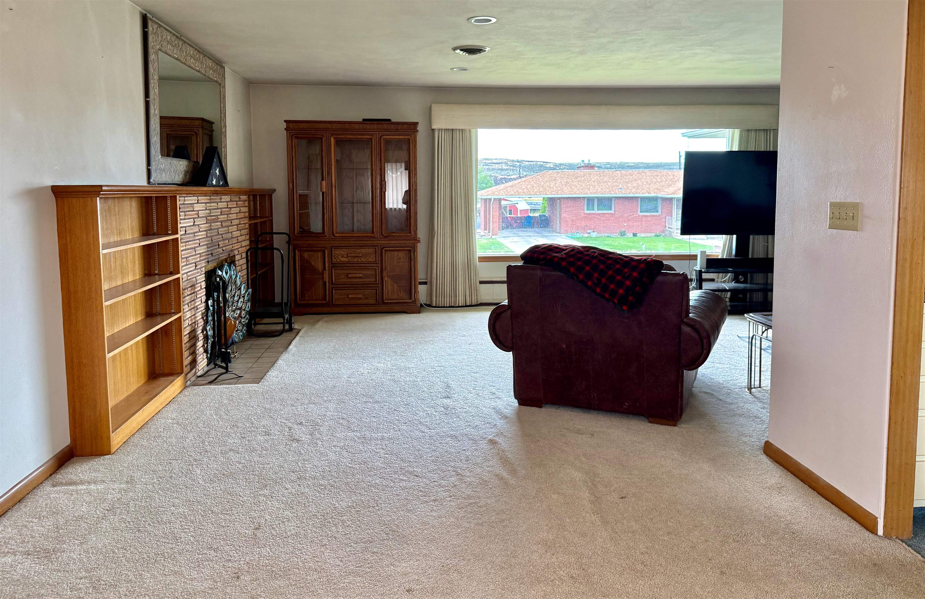 712 E 2nd Ave - Photo 8