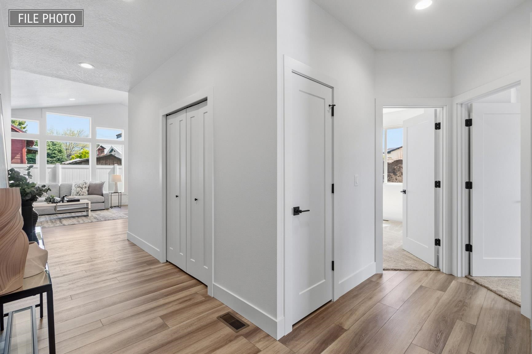 416 N Moen Ln - Photo 3