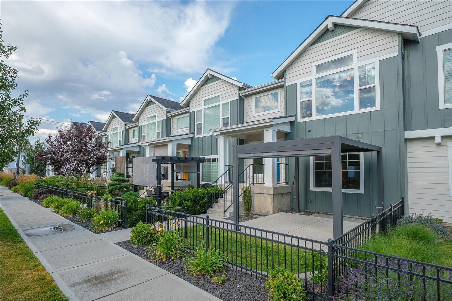 2422 W Summit Pkwy - Photo 2