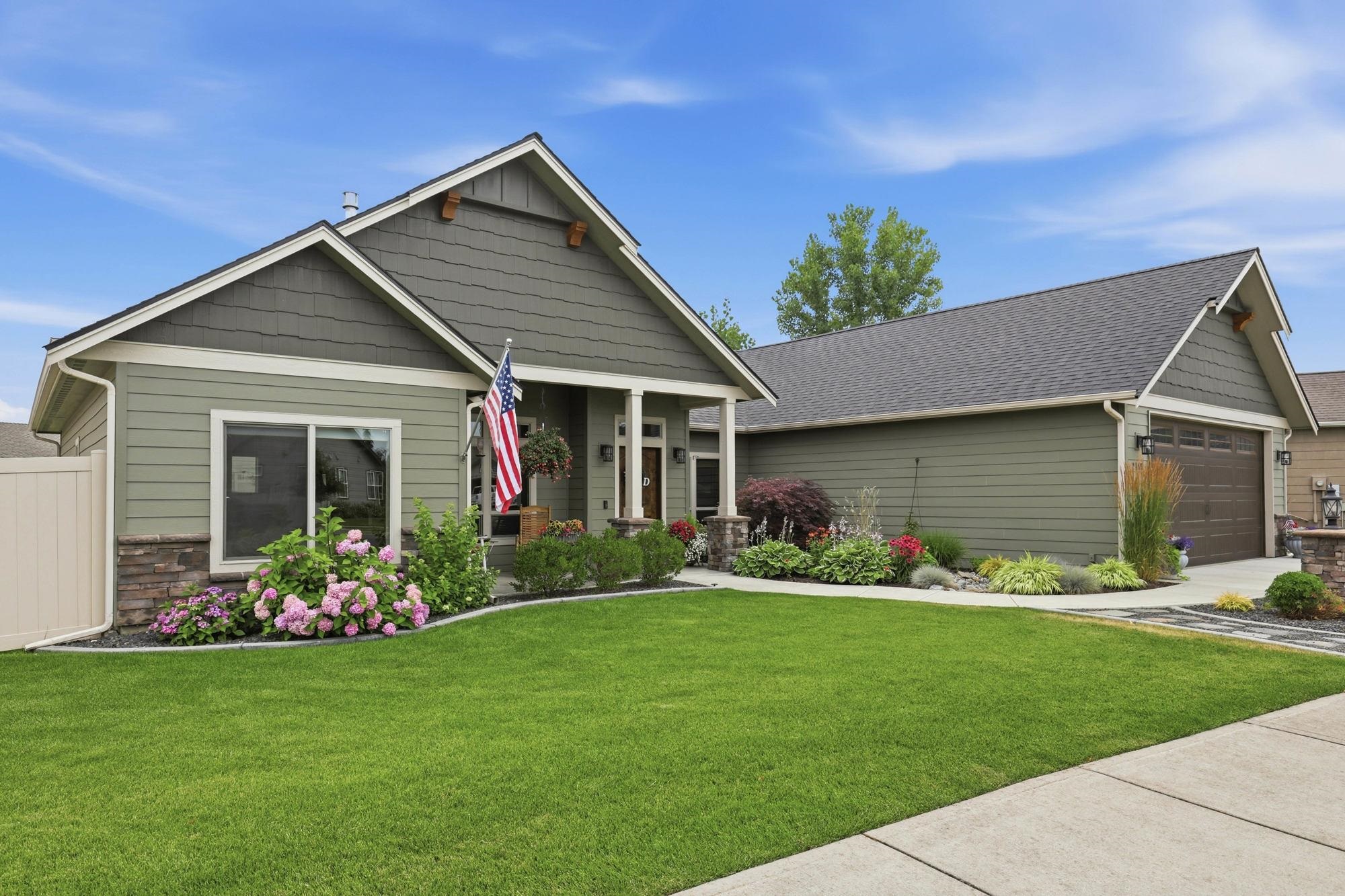2215 W Caden Ave - Photo 2