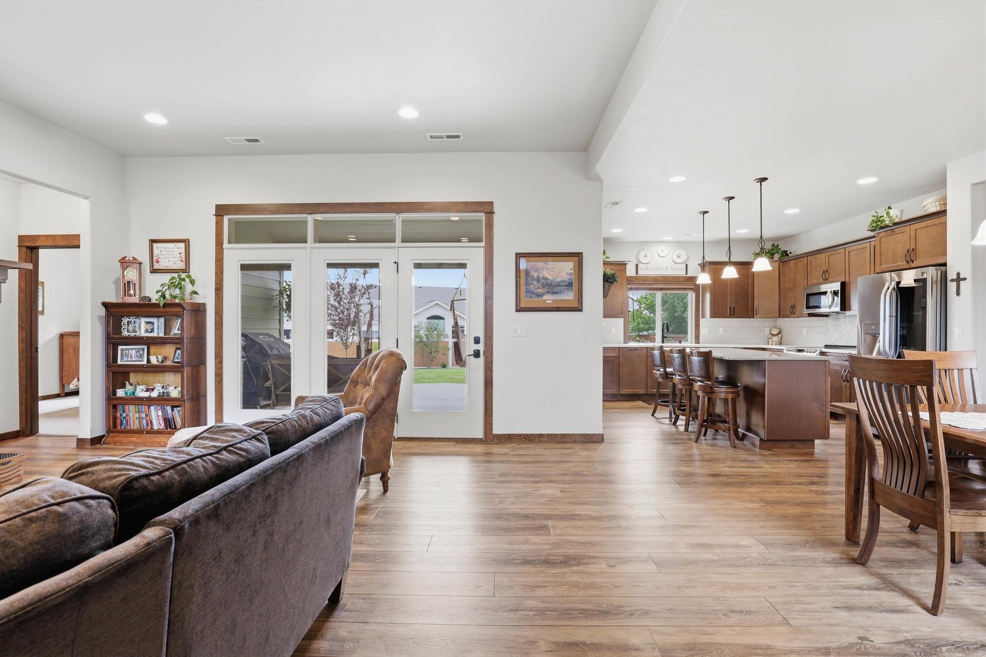 2215 W Caden Ave - Photo 6