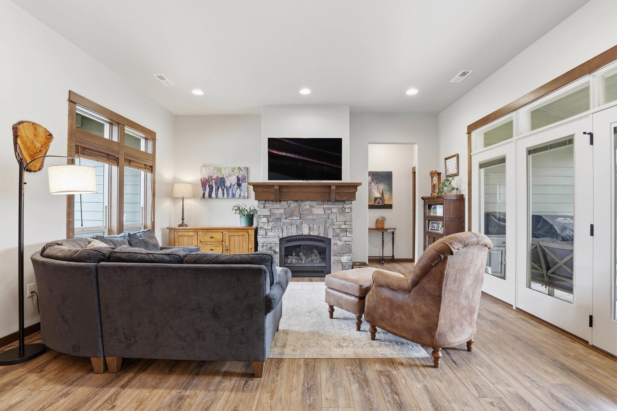 2215 W Caden Ave - Photo 8
