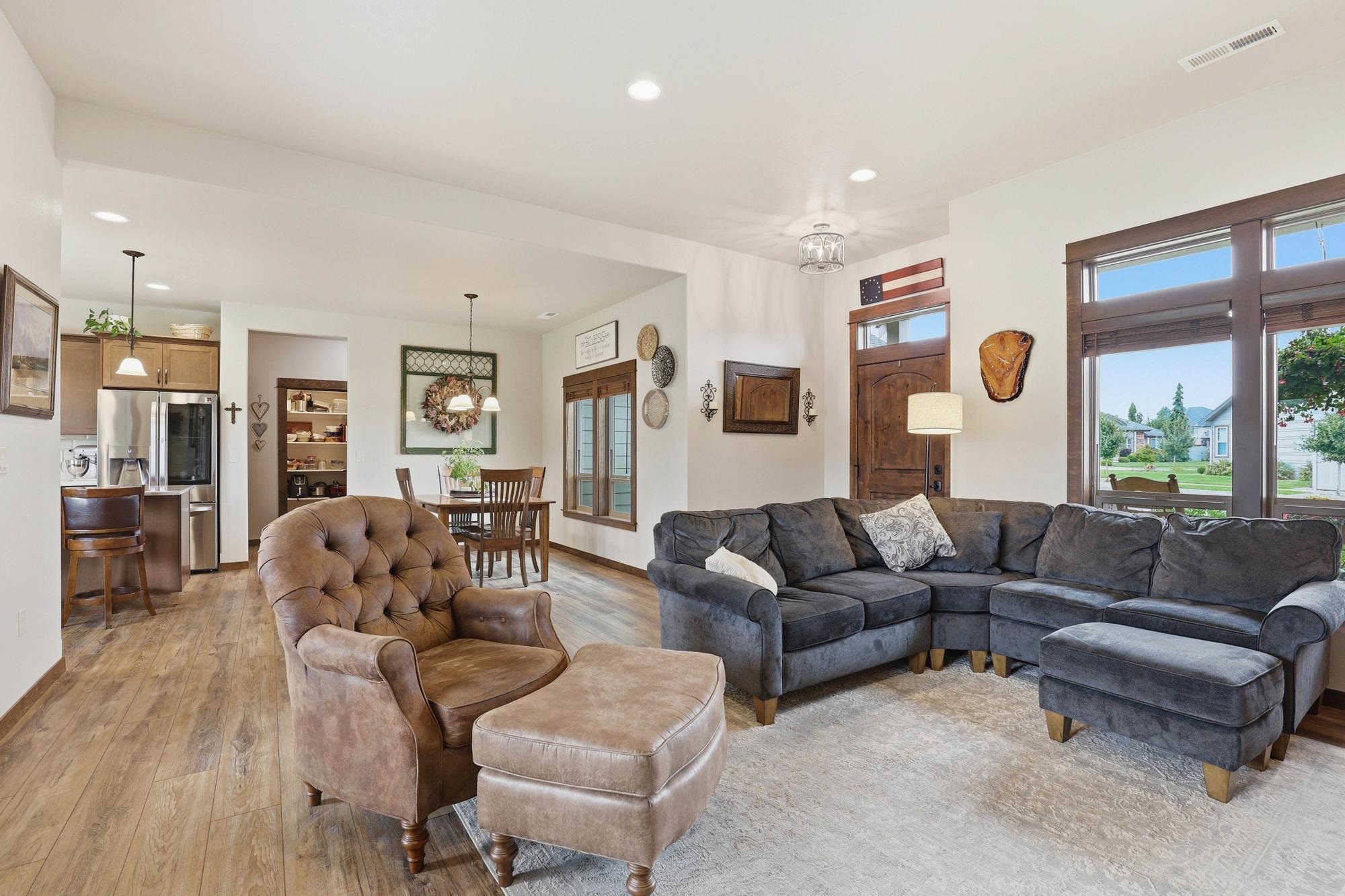 2215 W Caden Ave - Photo 5