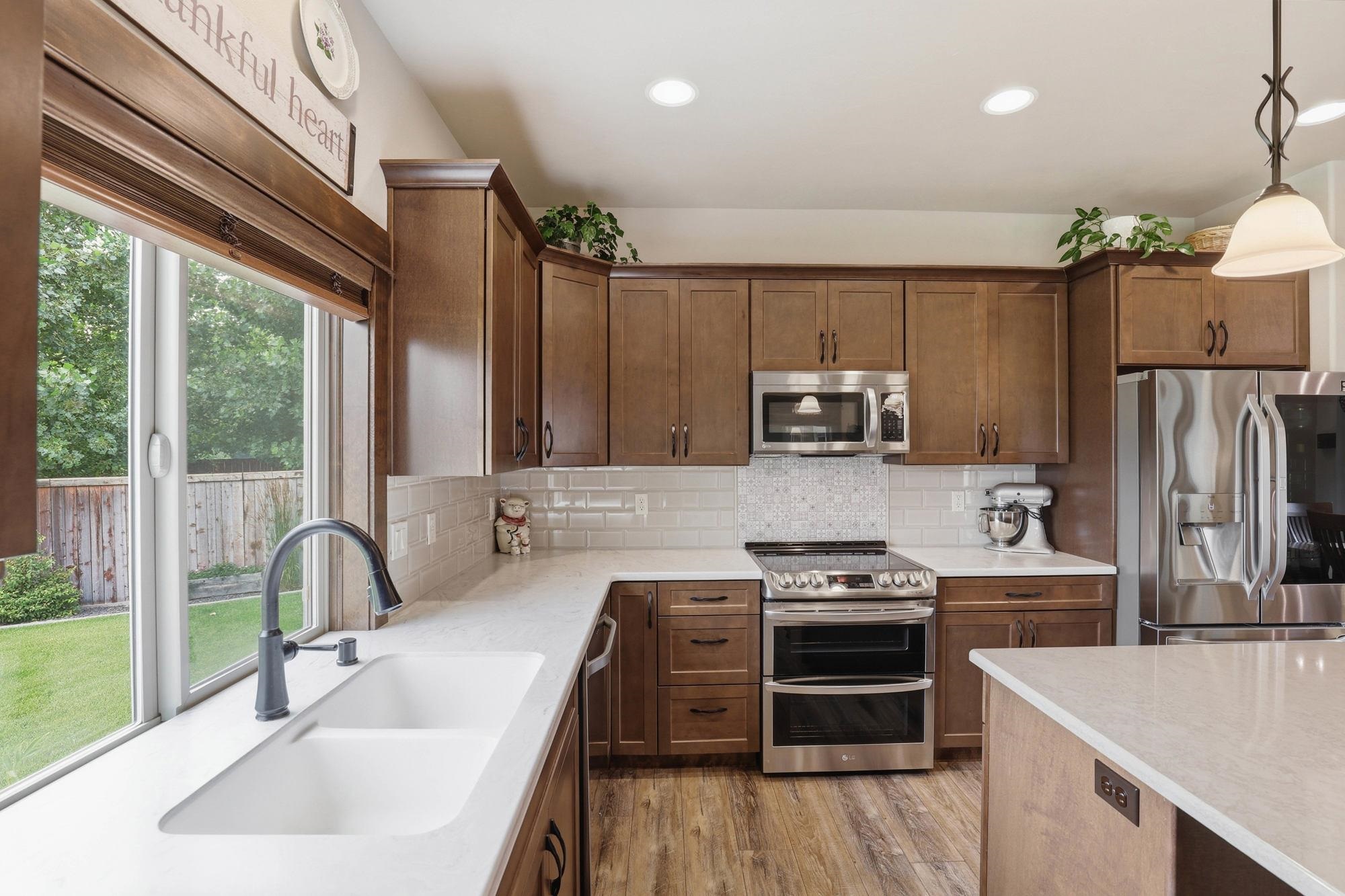 2215 W Caden Ave - Photo 11