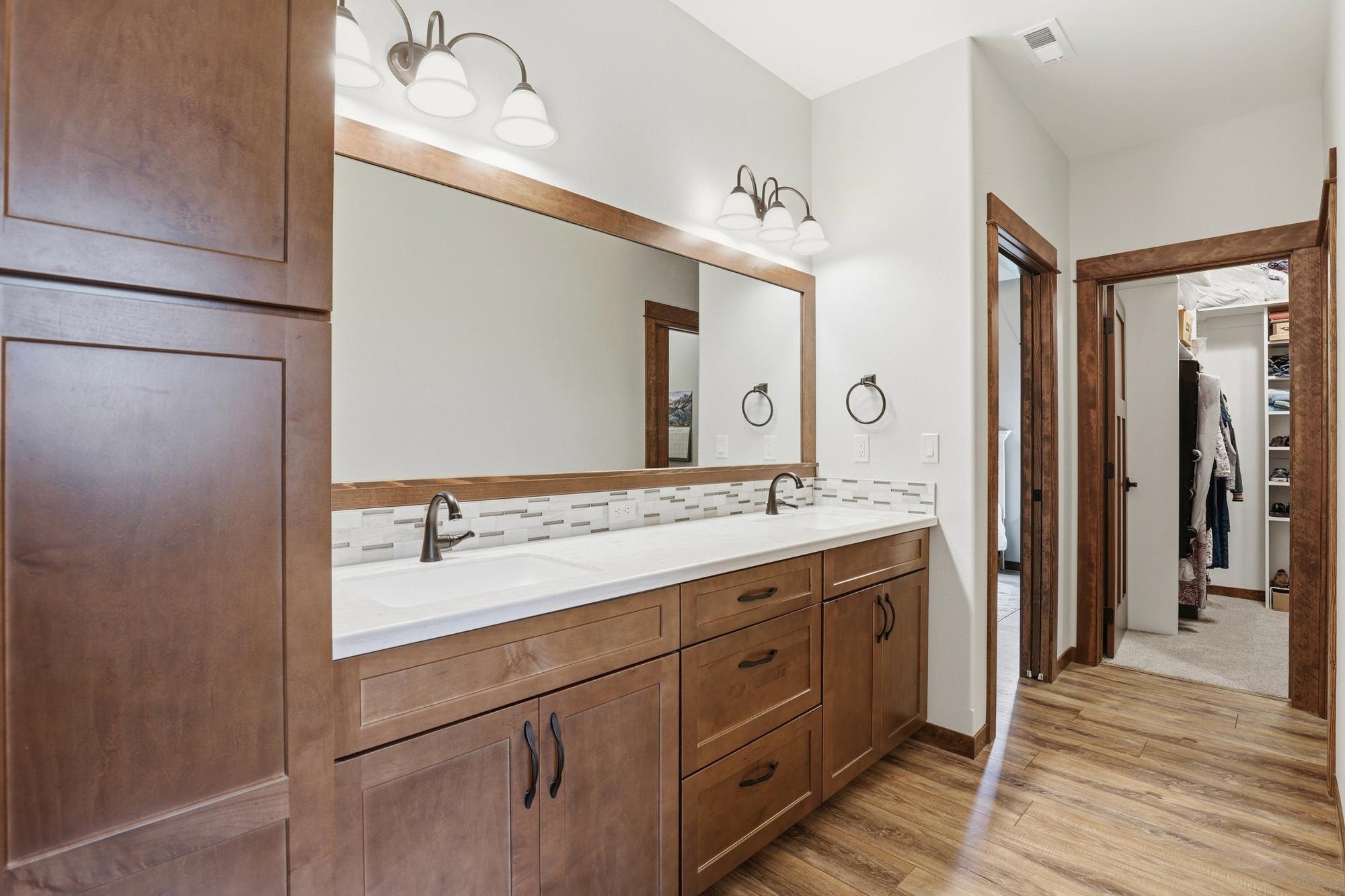 2215 W Caden Ave - Photo 18